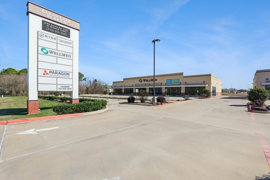 More Photos Of 780 Clear Lake City Blvd, Webster Unknown For Lease