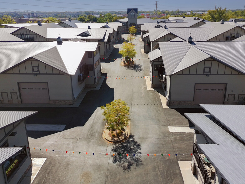 More Photos Of 2224 Ferry Road, Naperville Industrial For Sale