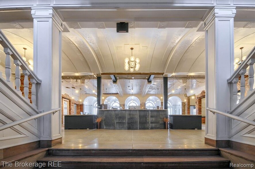 More Photos Of 142 W 2nd St, Flint Office For Sale