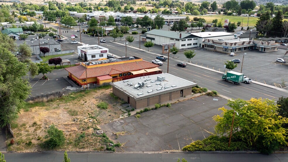 More Photos Of 1776 Washburn Way, Klamath Falls Medical For Sale