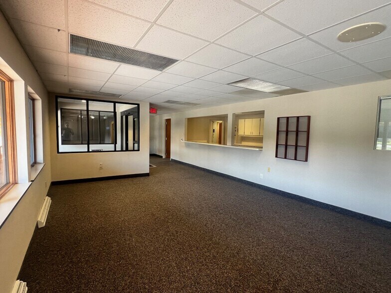 More Photos Of 540 Bowers Blvd, Delavan Medical For Sale
