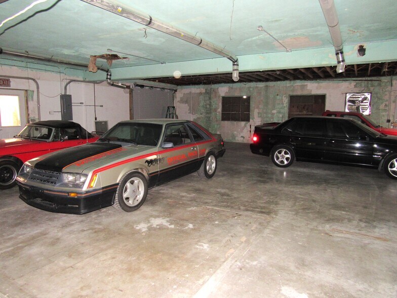 More Photos Of 1850 E Broadway, Alton Office Residential For Sale