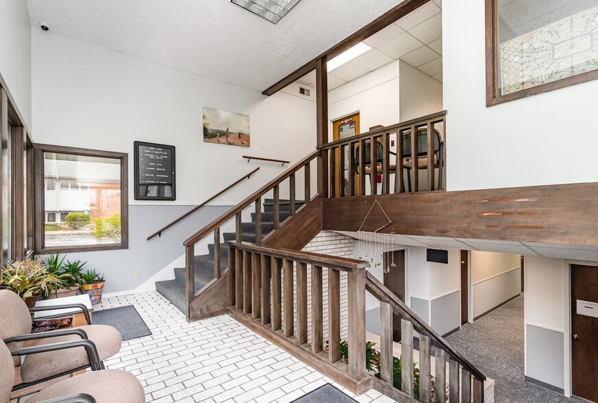 More Photos Of 720 W Wackerly St, Midland Medical For Sale