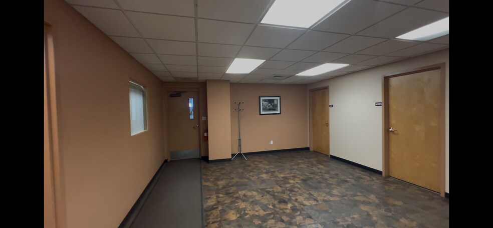 More Photos Of 7156 Sulier Dr, Temperance Manufacturing For Lease