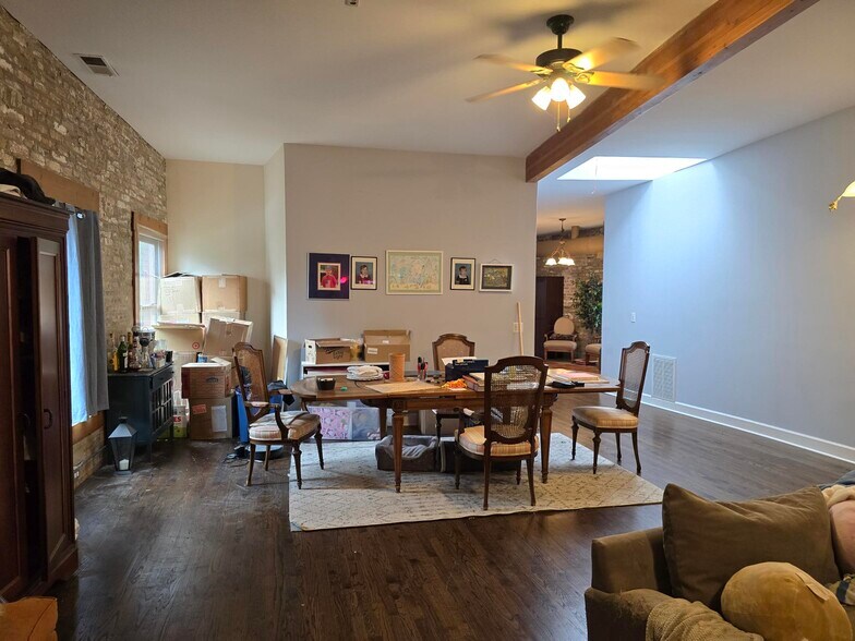 More Photos Of 4263 Lincoln Ave, Chicago Restaurant For Sale