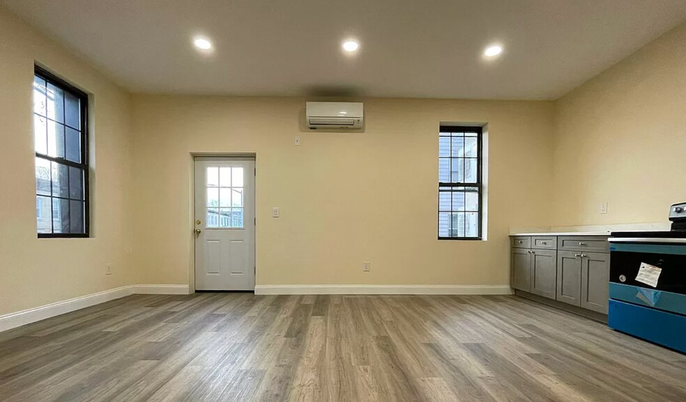 More Photos Of 162 Utica Ave, Brooklyn Apartments For Sale