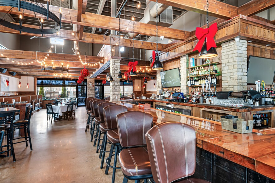 More Photos Of 40W188 Campton Crossings Dr, St Charles Restaurant For Sale
