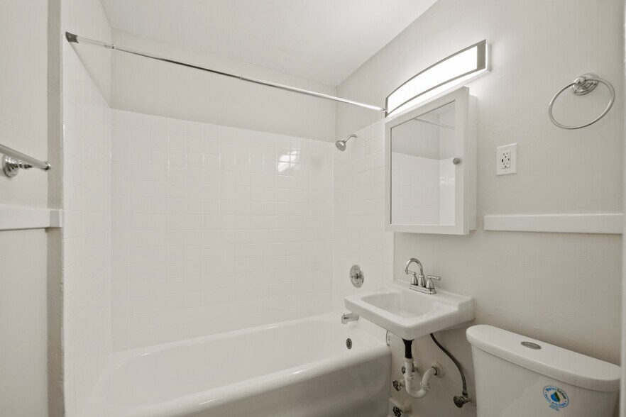 More Photos Of , Seattle Multifamily For Sale