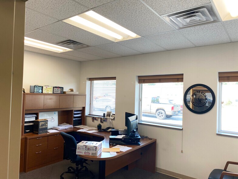 More Photos Of 2325 Sybrant Rd, Traverse City Warehouse For Sale