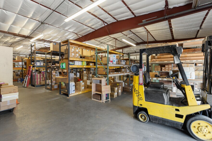 More Photos Of 555 Main St, Hamilton City Industrial For Sale