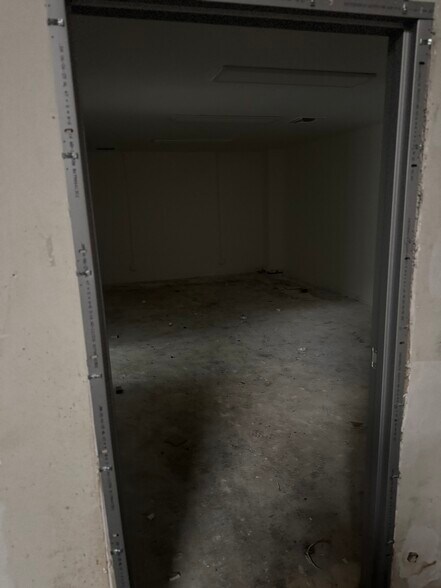 More Photos Of 16312 Garfield Ave, Paramount Warehouse For Lease