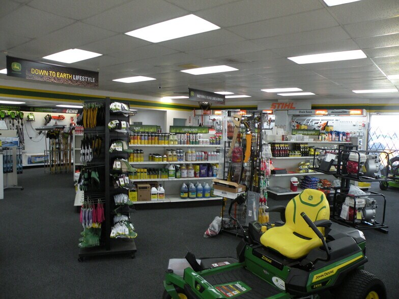 More Photos Of 45223 23rd St W, Lancaster Auto Dealership For Sale