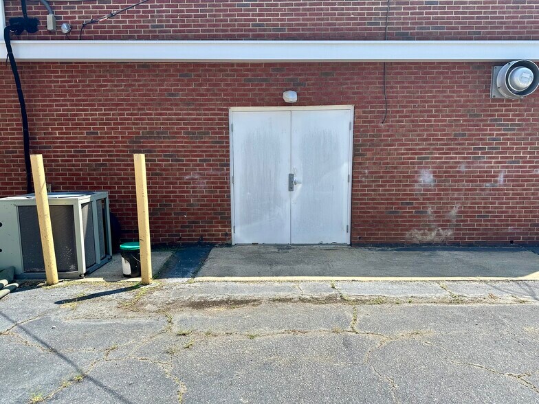 More Photos Of 8463 Campbellton St, Douglasville Freestanding For Lease
