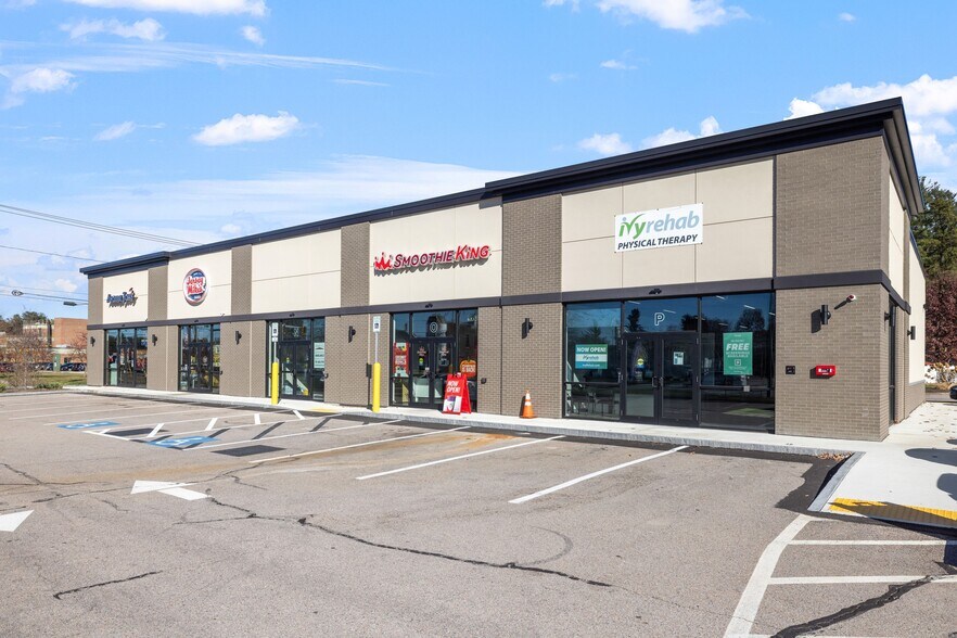 More Photos Of 493 Amherst St, Nashua Freestanding For Lease