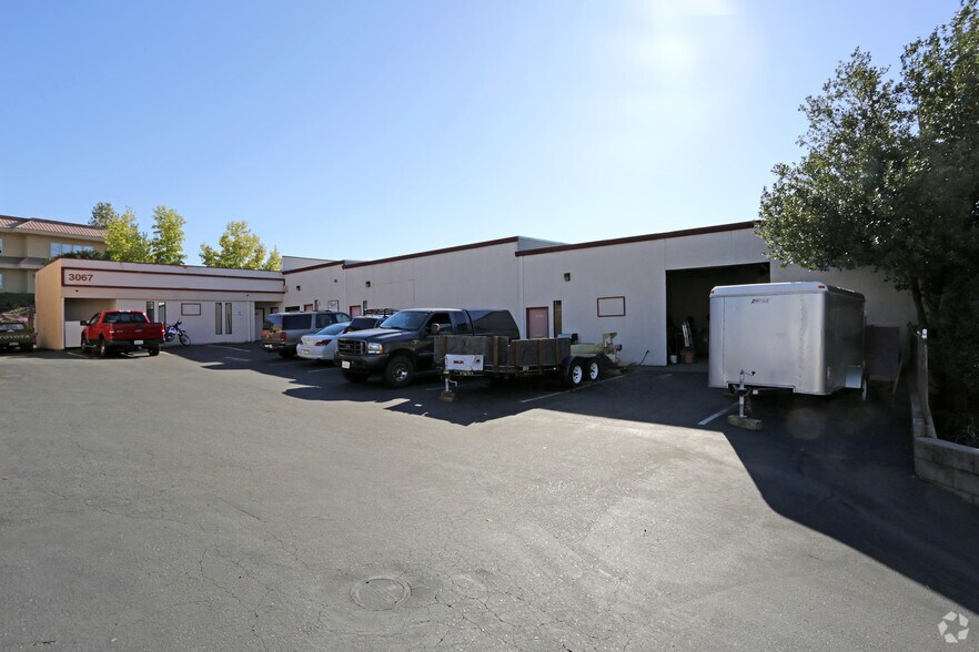 Primary Photo Of 3067 Alhambra Dr, Shingle Springs Auto Repair For Sale