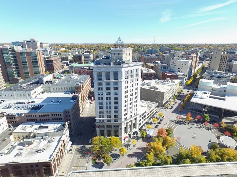 Primary Photo Of 146 Monroe Center St NW, Grand Rapids Office For Lease