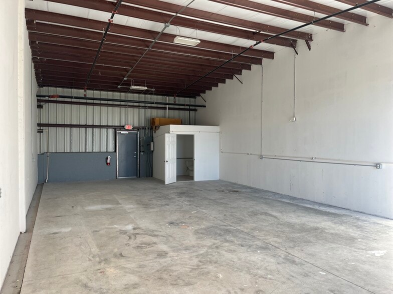 More Photos Of 10161 Mallory Pky, Saint James City Industrial For Lease