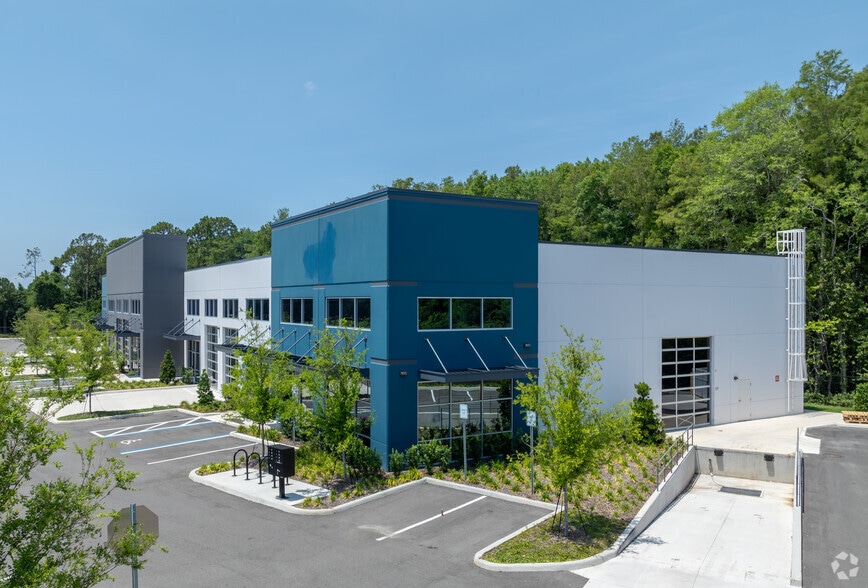 More Photos Of 8340 Southpark Cir, Orlando Flex For Lease