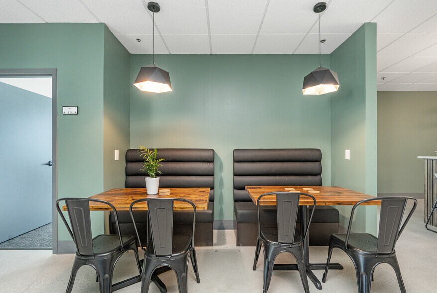 More Photos Of 200 W Towsontown Blvd, Towson Coworking Space