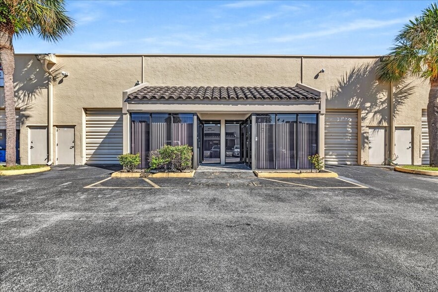 More Photos Of 6187 NW 167th St, Miami Lakes Office For Sale