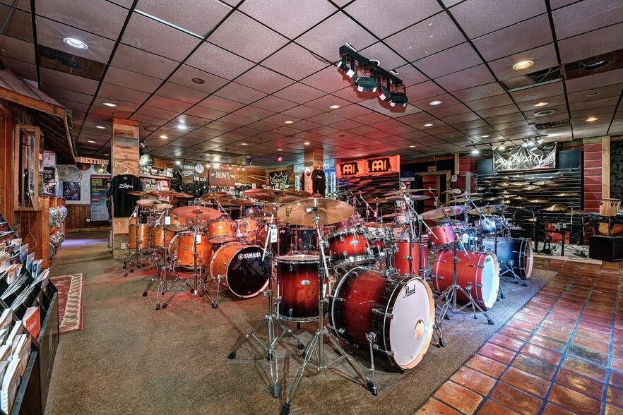 More Photos Of 1900 Mellwood Ave, Louisville Freestanding For Sale