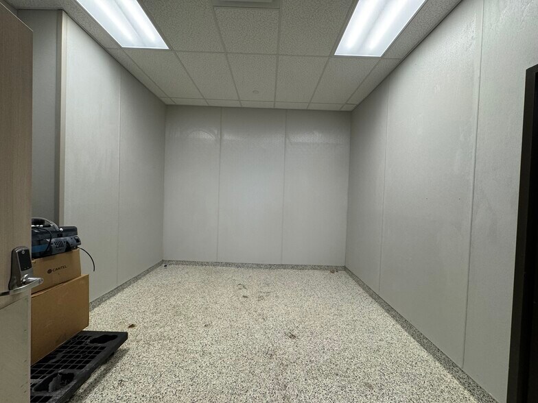 More Photos Of 2521 Walden Ave, Cheektowaga Storefront Retail Office For Lease