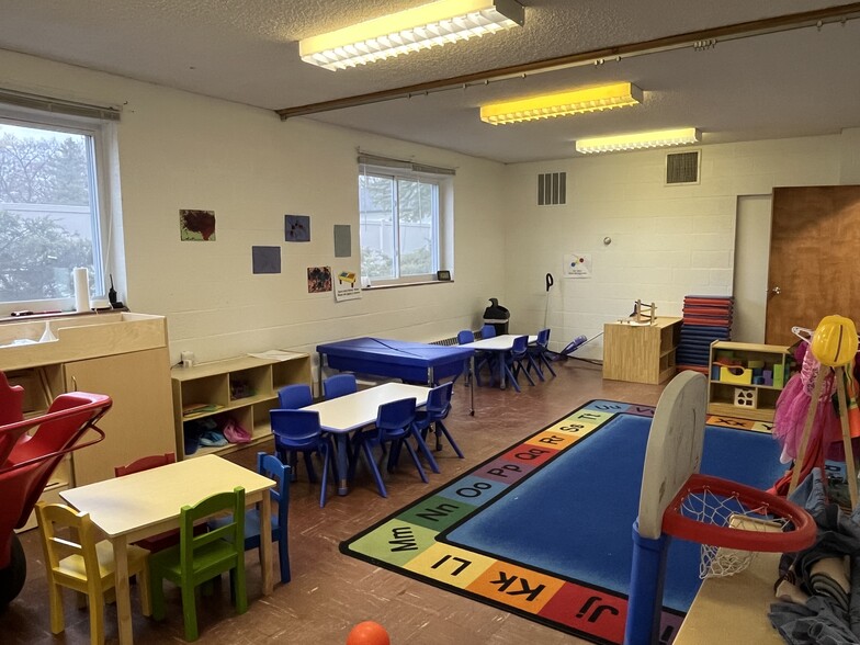 More Photos Of 1717 E Sugnet Rd, Midland Religious Facility For Sale