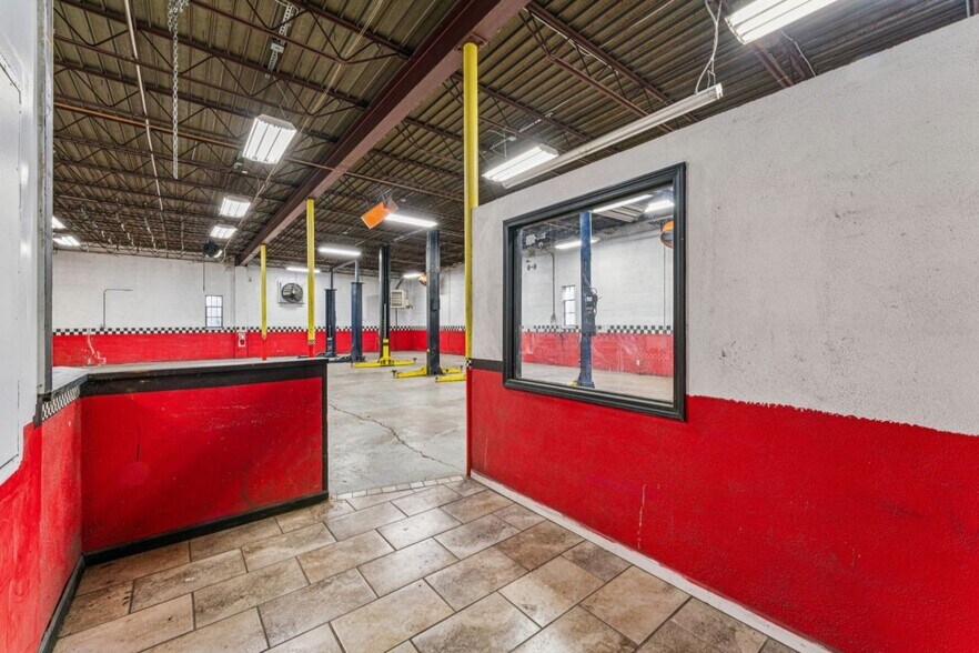 More Photos Of 1839 N 10th St, Kansas City Warehouse For Sale