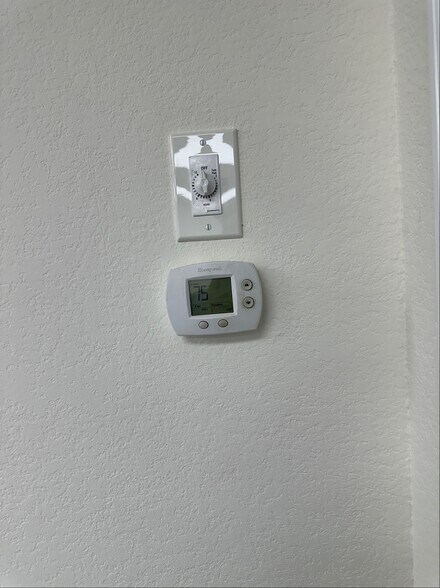 More Photos Of 2370-2420 W Carson St, Torrance Unknown For Lease