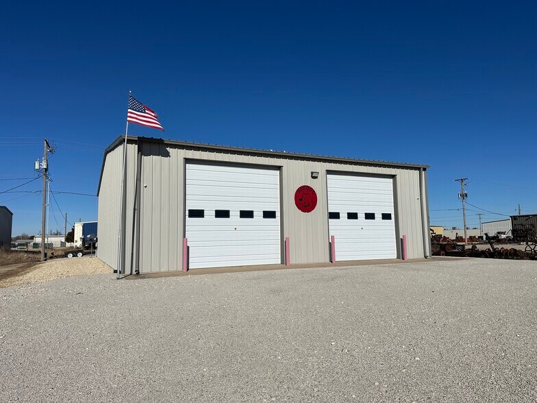 Primary Photo Of 5218 7th st, Great Bend Warehouse For Sale