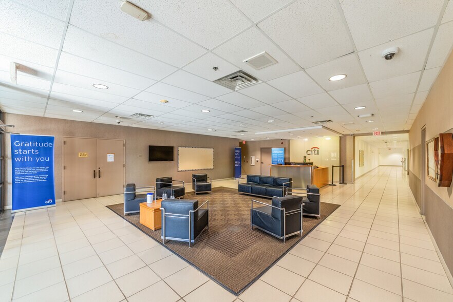 More Photos Of 100 Citibank Dr, San Antonio Office For Sale