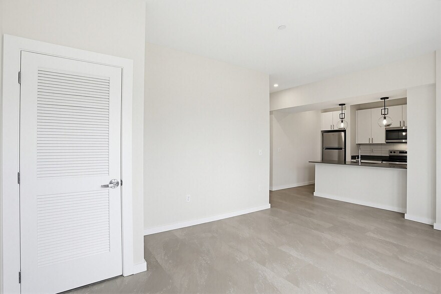 More Photos Of 250 College Ave, Lancaster Apartments For Lease