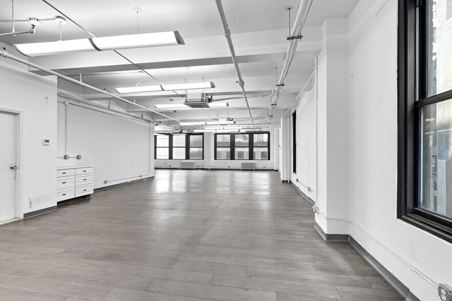 More Photos Of 146 W 29th St, New York Loft Creative Space For Sale