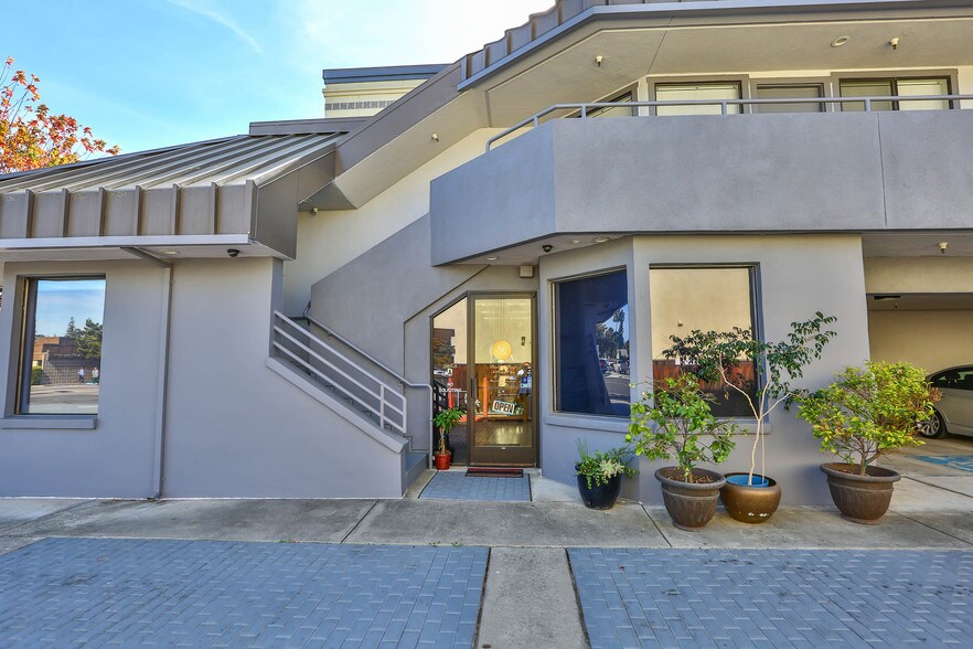 More Photos Of 2065 S Winchester Blvd, Campbell Office For Lease