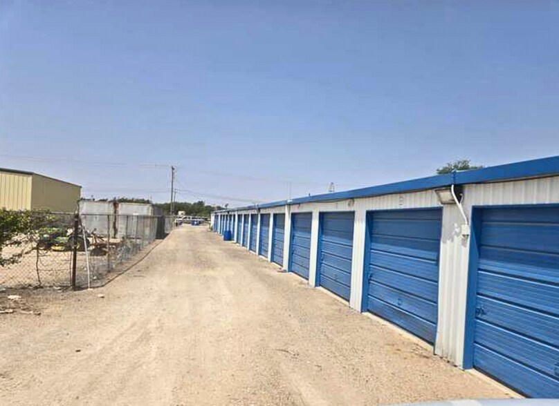 More Photos Of 2564 N Marco Ave, Odessa Self Storage For Sale