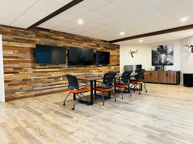 More Photos Of 722003 Range Road 53, Grande Prairie County No 1 Warehouse For Sale