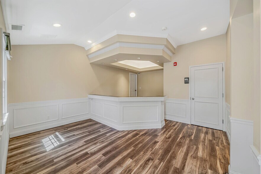 More Photos Of 41 Echo Ave, Miller Place Medical For Lease
