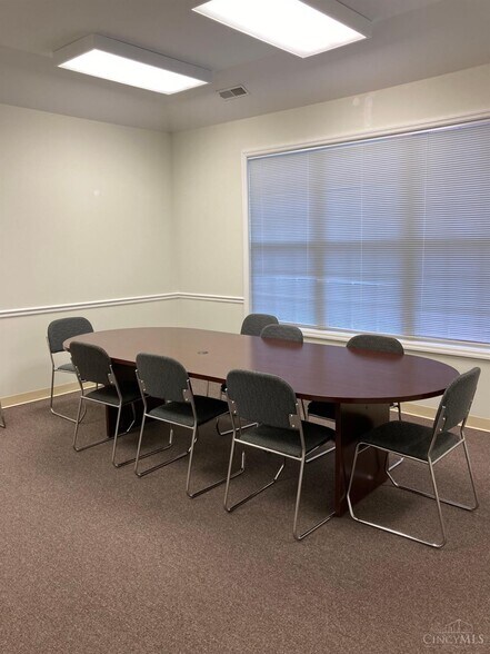 More Photos Of 8833 Chapel Square Dr, Cincinnati Medical For Sale