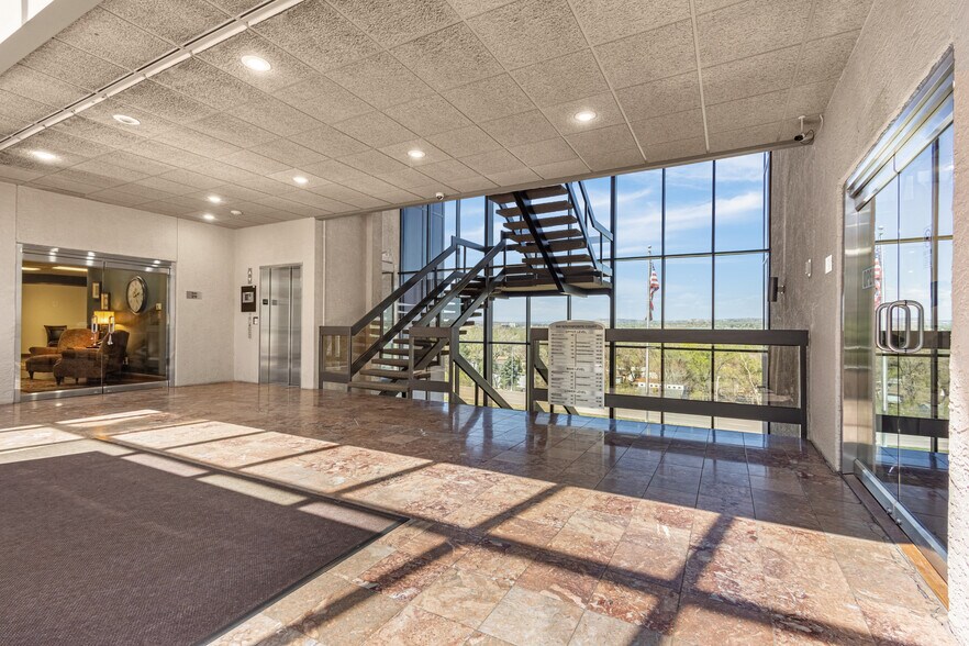 More Photos Of 660 Southpointe Ct, Colorado Springs Medical For Sale