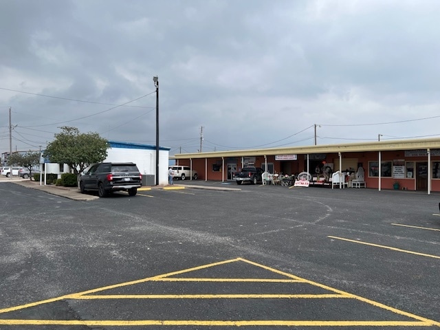 More Photos Of 620 W Ferguson Ave, Pharr Freestanding For Sale