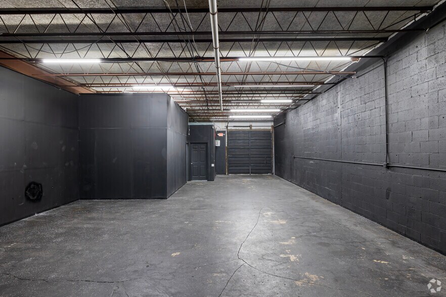 More Photos Of 400-650 NE 27th St, Pompano Beach Industrial For Lease