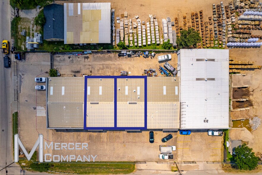 More Photos Of 11151 Shady Trl, Dallas Flex For Lease