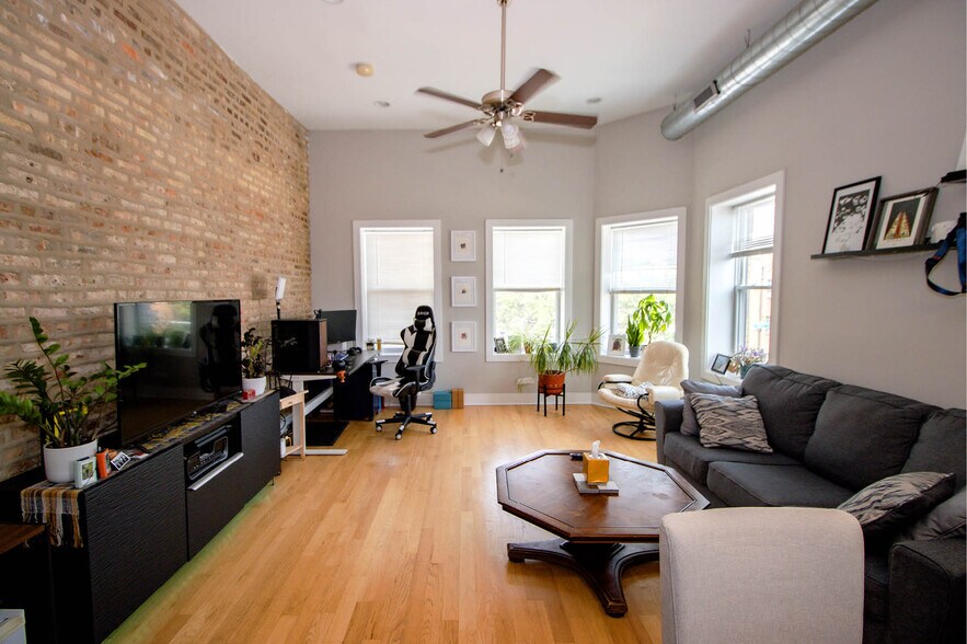 More Photos Of 3751-3759 N Western Ave, Chicago Multifamily For Sale