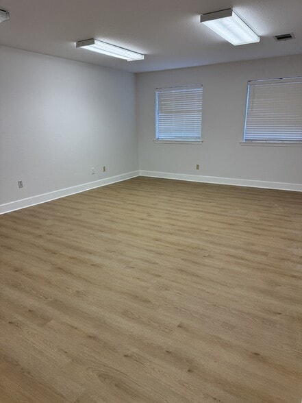 More Photos Of 2019 Clovis R Barker Rd, San Marcos Light Distribution For Lease