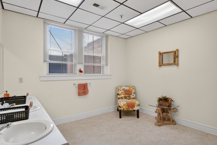 More Photos Of 104-110 S Hill Ave, South Hill Office Residential For Sale