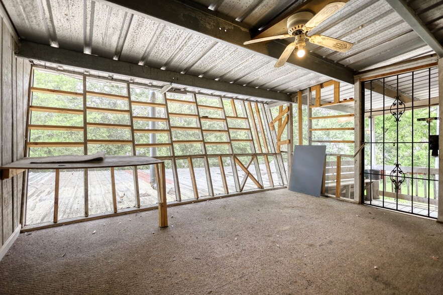 More Photos Of 510 S Camellia Blvd, Fort Valley Convenience Store For Sale