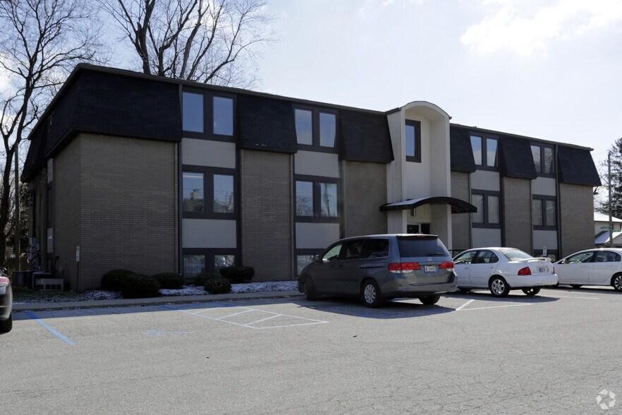 More Photos Of 740 E 52nd St, Indianapolis Office For Lease