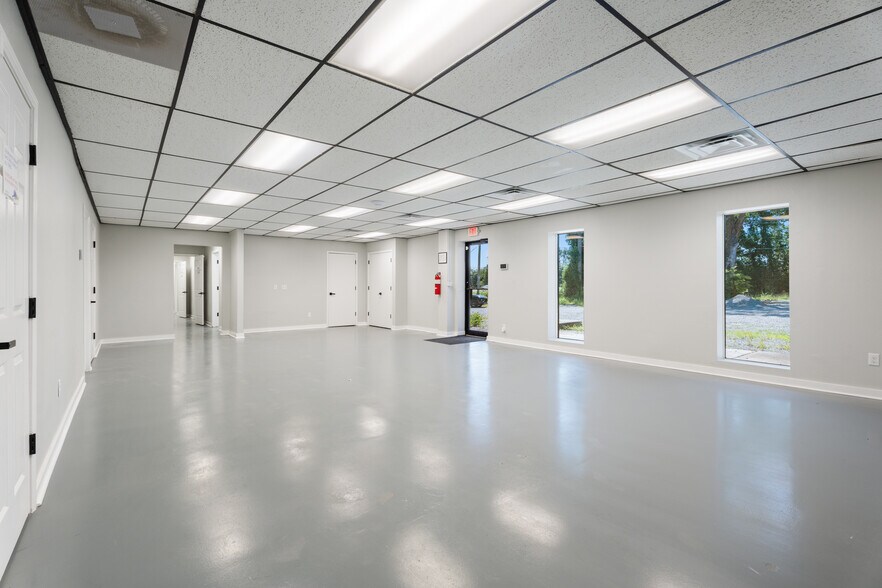 More Photos Of 25100 N Us-59 Hwy, Afton Office For Sale