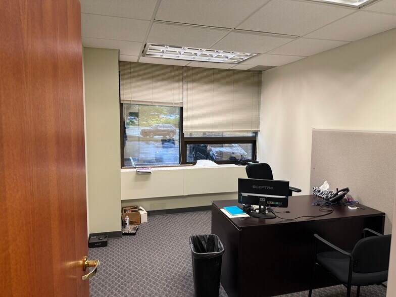 More Photos Of 80 Business Park Dr, Armonk Office For Lease