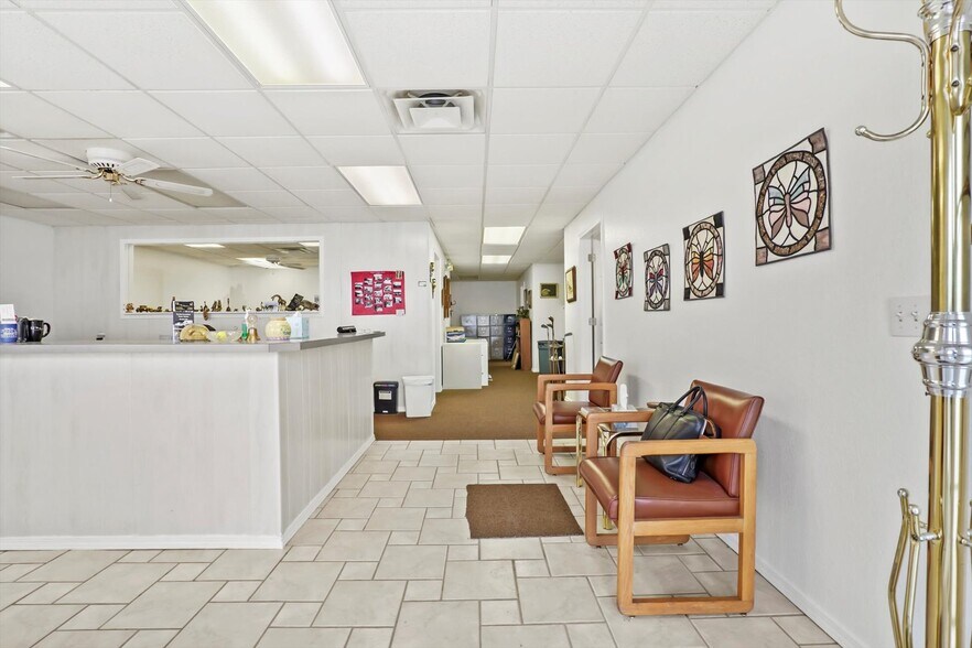 More Photos Of 9040 S Highway 51, Broken Arrow Office For Lease